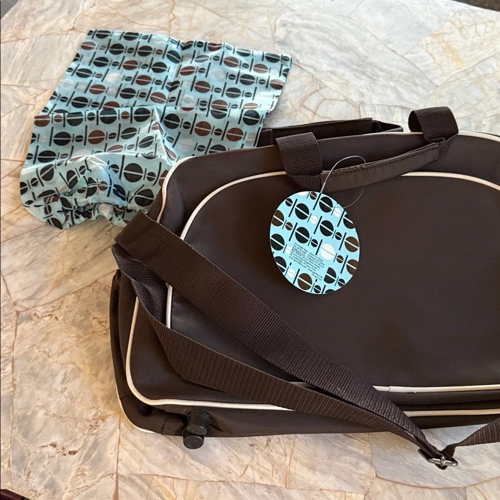Perrry  Elllis‎ Brown Men's Bag with Cream Accents